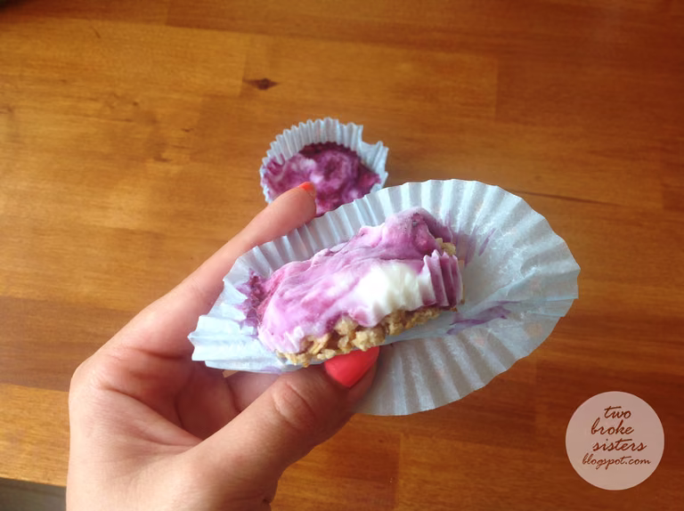 Mrożony jogurt w formie mini przekąski