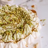 Beza pistacjowa z pistacjami