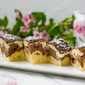Ciasto Pofalowane Z Rabarbarem