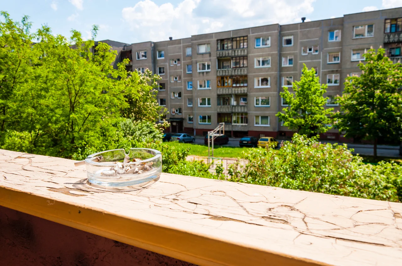 Szykuje się nowy zakaz na balkonach? Między 22:00 a 6:00 rano już tego nie zrobisz - pismo już w Ministerstwie