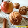 Muffiny z jabłkiem i cynamonową kruszonką