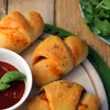 Wytrawne rogaliki z chorizo i mozzarellą (jak pizza)