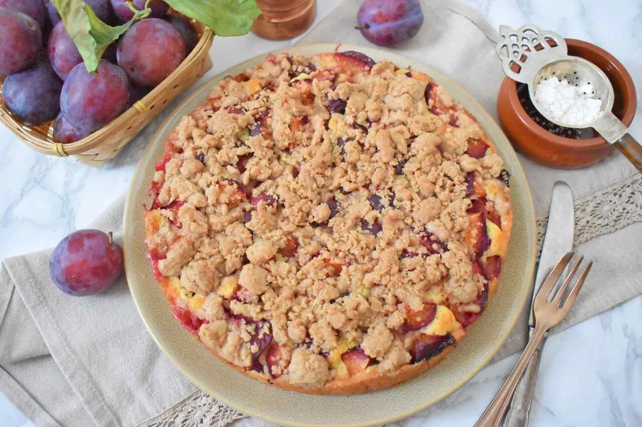 Ciasto ze śliwkami i kruszonką