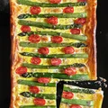 Tarta ze szparagami i pomidorkami