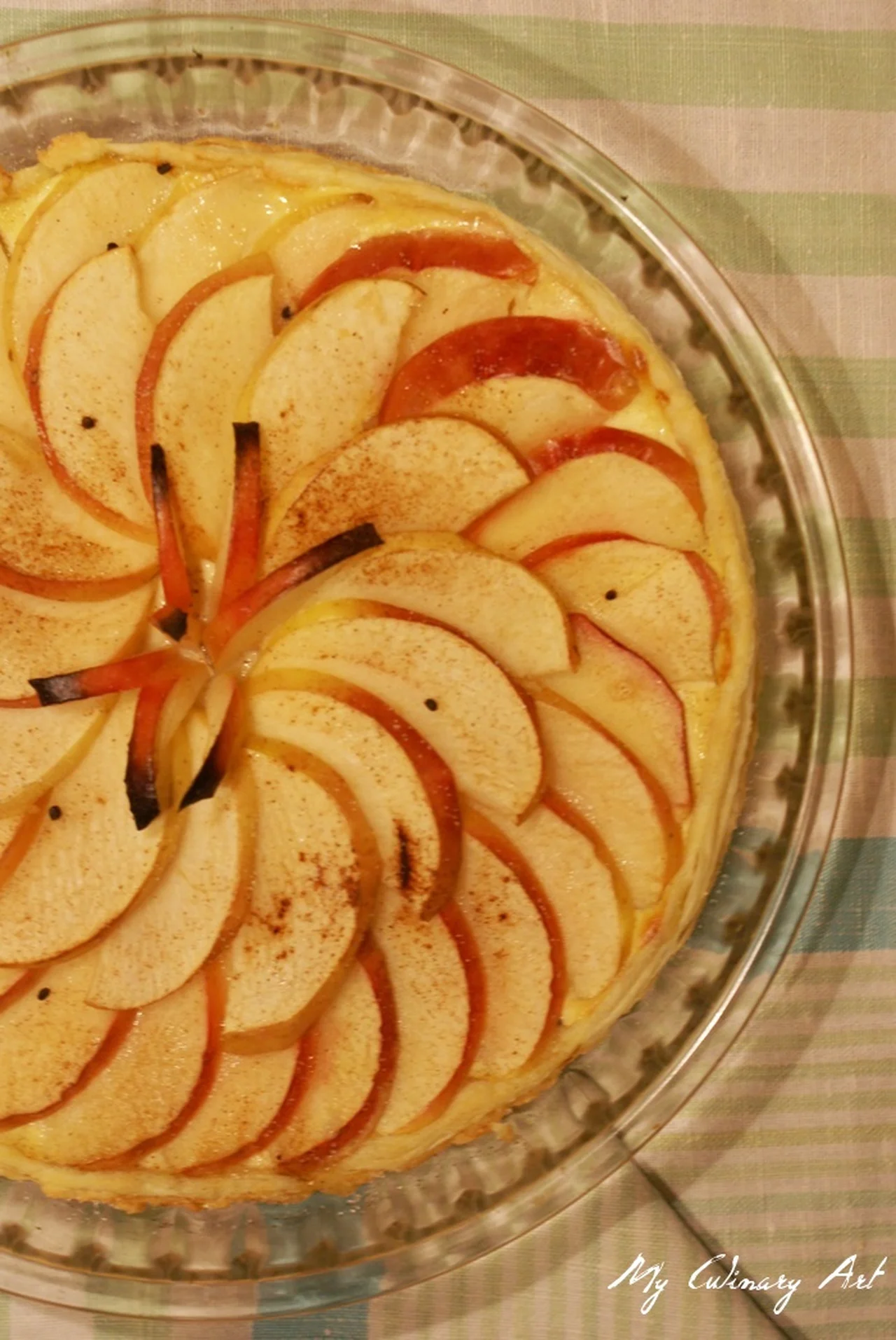Tarta z jabłkami na cieście francuskim
