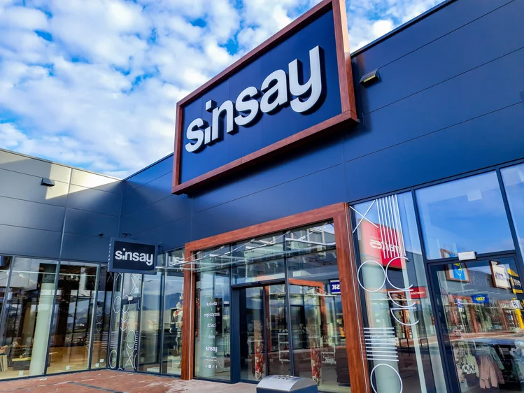 Zdjęcie Te buty z Sinsay za 69 zł to hit na Komunie i ślub! Wygodny, niski słupek, zamszowy wygląd - cudne do spodni i sukienki #7