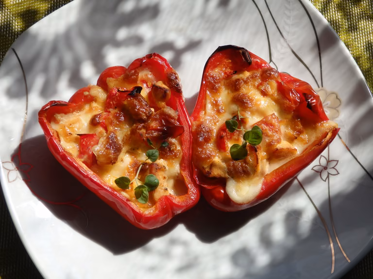 Papryka faszerowana kurczakiem i mozzarellą