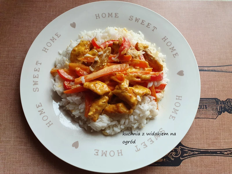 Kurczak curry z warzywami