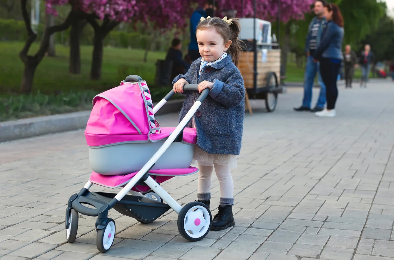 To nietypowe imię dla dziewczynek podbija rankingi i serca rodziców! Prosto z zielnika, a jego znaczenie zaskakuje