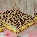 Piegusek budyniowy - efektowne ciasto bez pieczenia