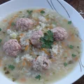 Zupa ogórkowa z ryżem i pulpecikami
