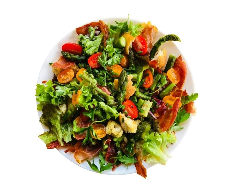 Panzanella ze szparagami