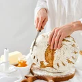 CHLEB NA ZAKWASIE. CHLEB ORKISZOWO- ŻYTNI Z NACZYNIA ŻELIWNEGO.