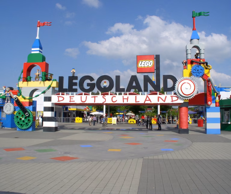 Wypadek kolejki w niemieckim Legolandzie. Są ranni!