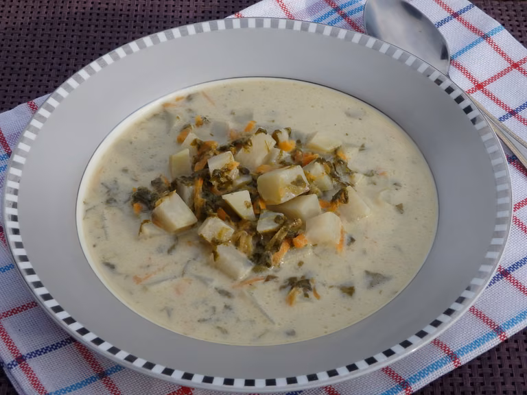 Zupa szczawiowa z kalarepą