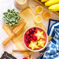 Smoothie bowl z guaraną, granatem i karambolą