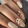 Paznokcie z kropkami