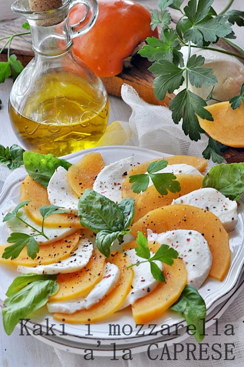Kaki i mozzarella a’la sałatka caprese