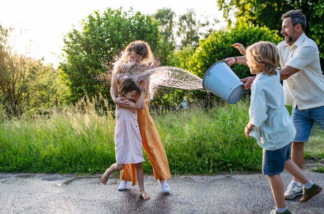 1000 zł grzywny za taką zabawę w śmigus-dyngus! Lany Poniedziałek może skończyć poważnymi konsekwencjami