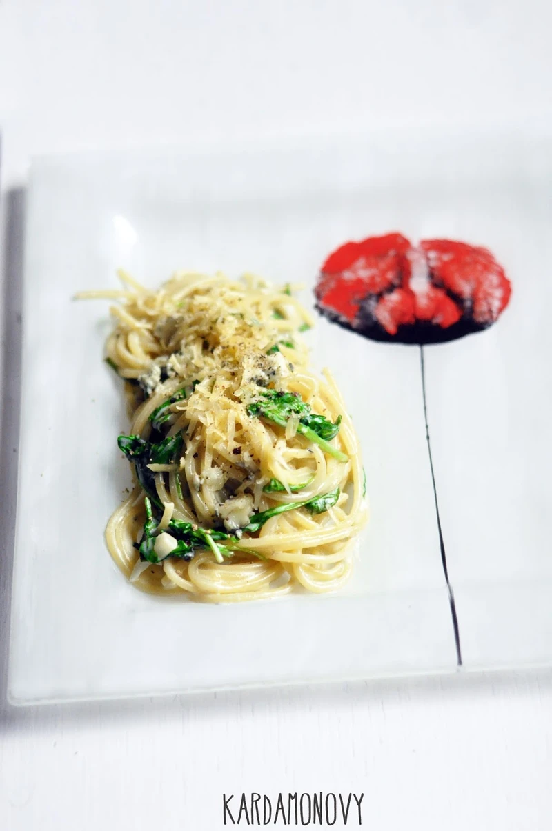 Spaghetti 3 sery z rukolą