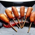 Parówki w cieście kukurydzianym - Pobite Patelnie