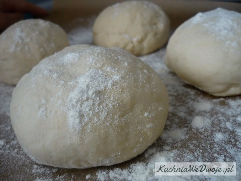 Ciasto na pizzę