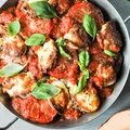 Zapiekanka ziemniaczana z warzywami i serem halloumi