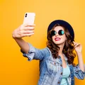 Jak zrobić idealne selfie? 5 sprawdzonych trików