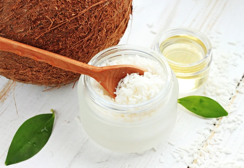 Demakijaż za pomocą naturalnych produktów. Większość na pewno masz już w swojej kuchni