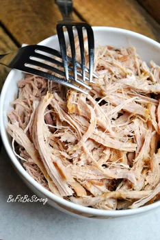 Pulled pork - długo pieczona, szarpana wieprzowina