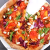 Warzywna pizza na pełnoziarnistym cieście