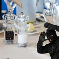 Co klienci nagminne kradną w restauracjach? Straty po sezonie można liczyć w tysiącach złotych.