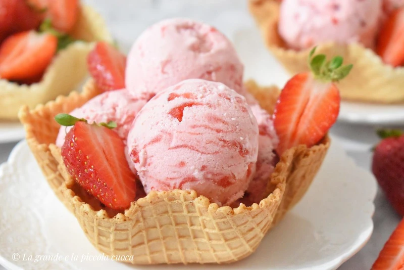 Lody truskawkowo-jogurtowe