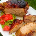 Wolno pieczony udziec z indyka w sosie barbecue