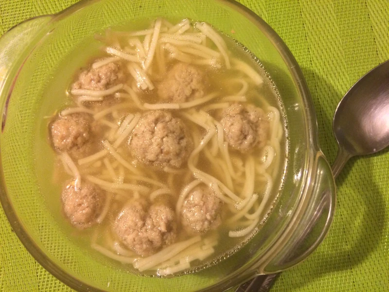 Rosół z mięsnymi kuleczkami