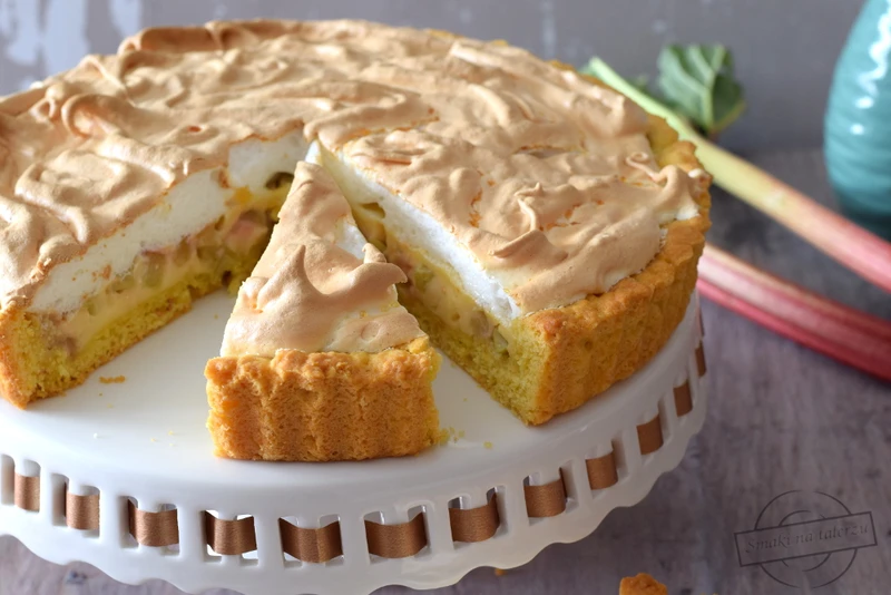 Tarta rabarbarowa z bezą