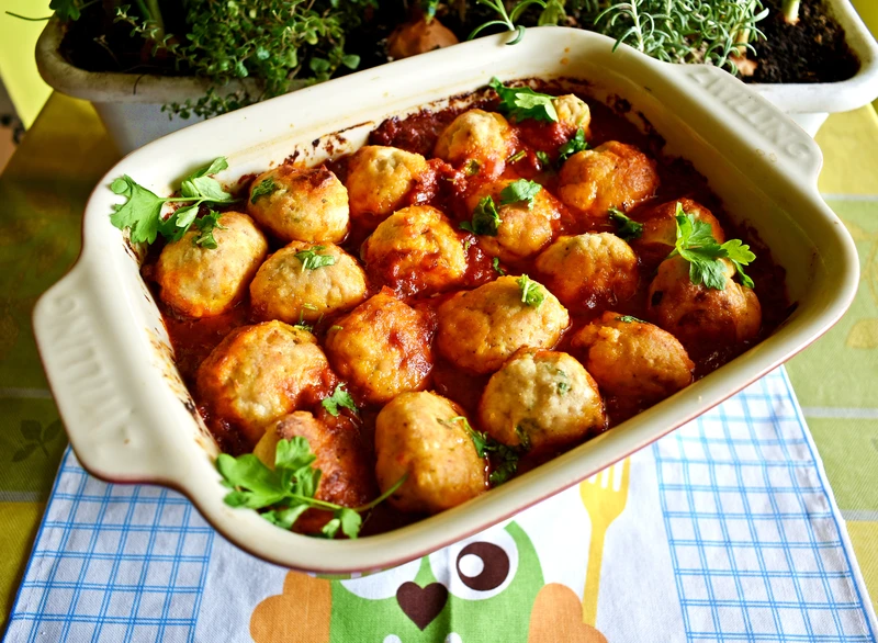Pikantne klopsiki pieczone w piekarniku