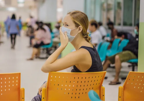 Wariant K grypy szerzy się w Polsce! Chorzy opisują, że ścina z nóg, a kluczowe jest pierwsze 48 godzin