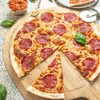 Włoska pizza na cienkim cieście