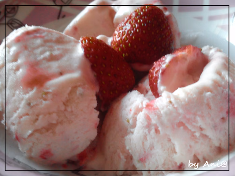 Lody śmietankowo-truskawkowe
