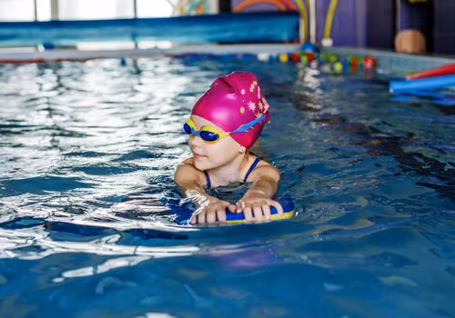 350 zł na dziecko na naukę pływania! 2 stycznia ruszyła kolejna edycja programu dofinansowań zajęć sportowych