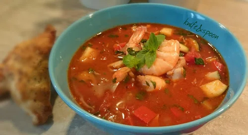 Zupa rybna z krewetkami i warzywami – Fish soup with prawns and vegetables