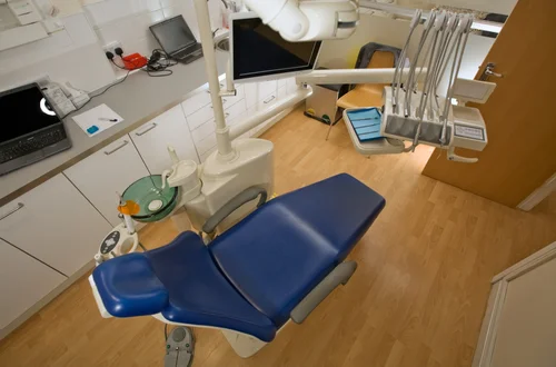 Usługi dentystyczne na NFZ! Lista bezpłatnych zabiegów została poszerzona o 60 pozycji, ale warto się pośpieszyć