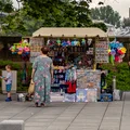 Nowy hit wakacyjnych straganów 2026! Dzieci oszalały na punkcie tej maskotki, a rodzice łapią się na portfele