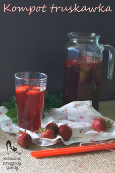 Kompot truskawkowy
