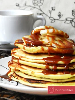 JOGURTOWE PANCAKESY Z BANANAMI I SOSEM KARMELOWYM! SKUSISZ SIĘ??
