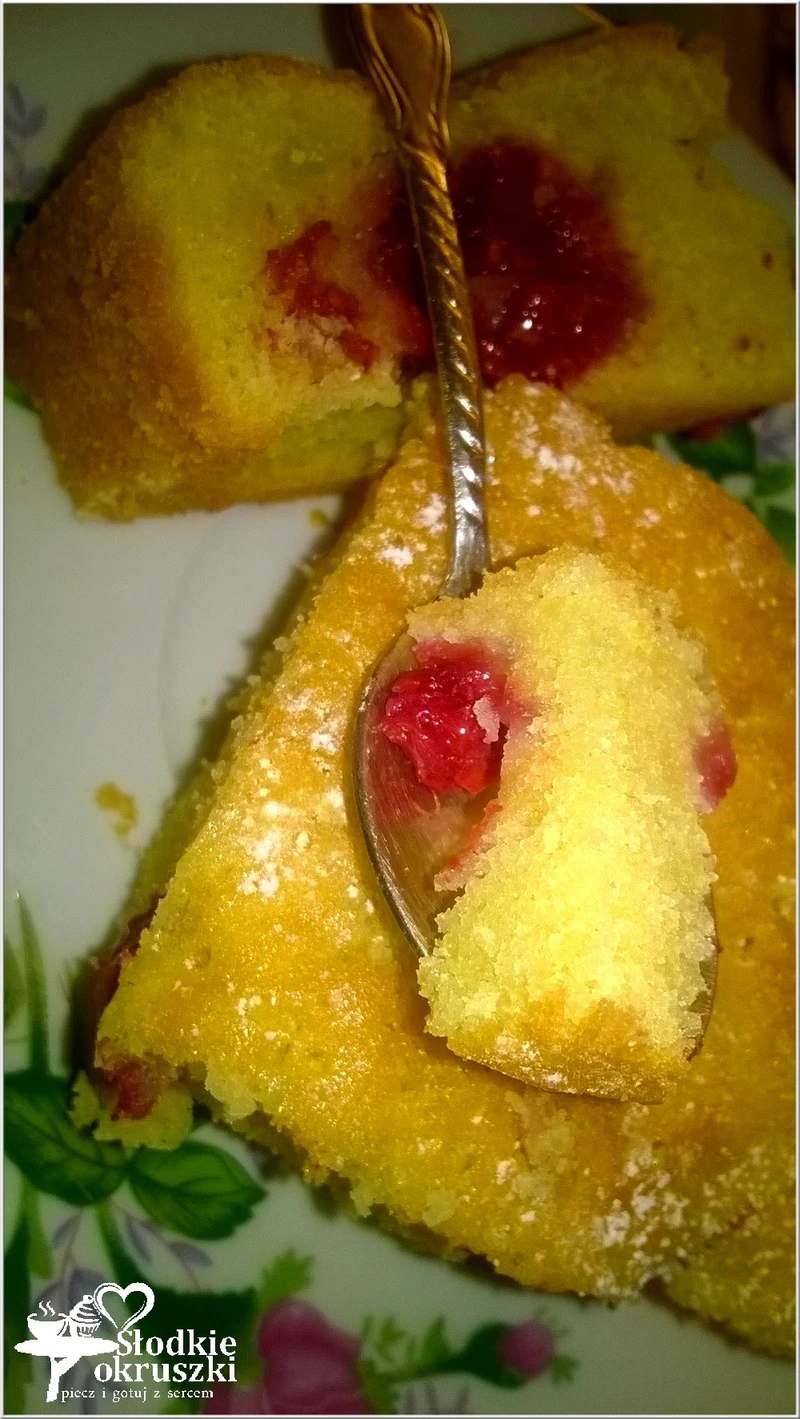 Malinowy placek. Pyszne i szybkie ciasto z malinami.