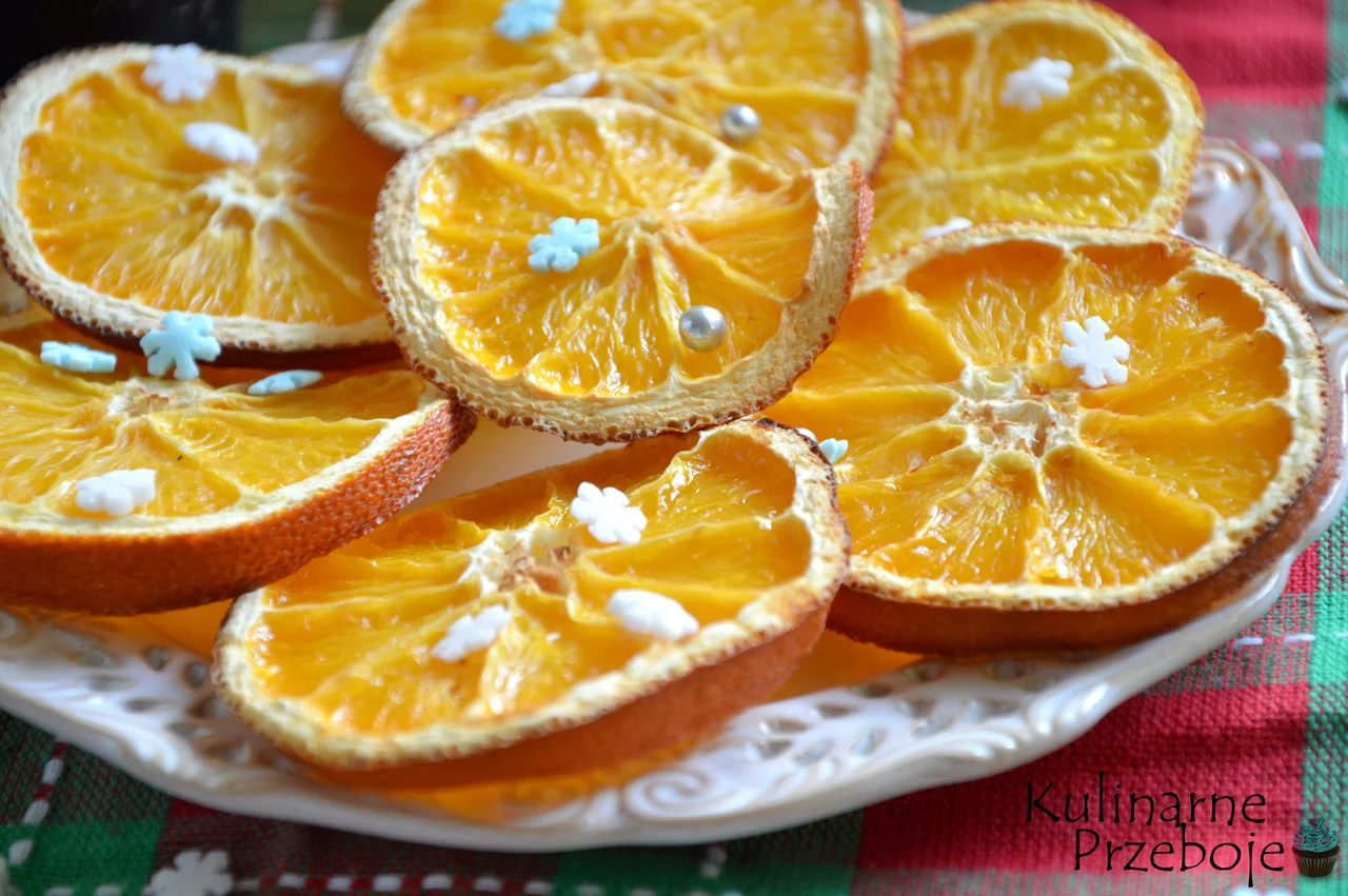 Suszone pomarańcze na choinkę i nie tylko