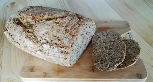 Chleb pieczony w naczyniu żaroodpornym