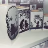 Biało czarne świeczniki z historyjką